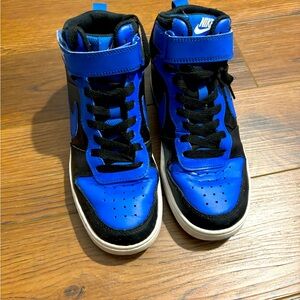 Nike air Jordan court Burroughs mid 2 blue black 5.5Y good condition